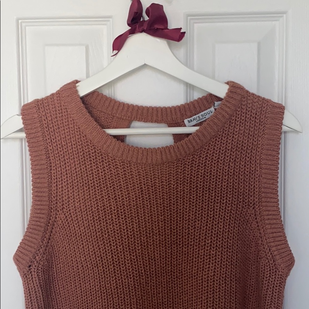 Sleeveless sweater